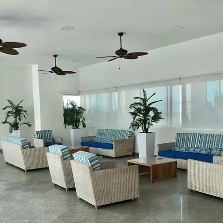 Apto 3002 Frente Al Mar- Edificio Palmetto, Piso 30 Apartamento
