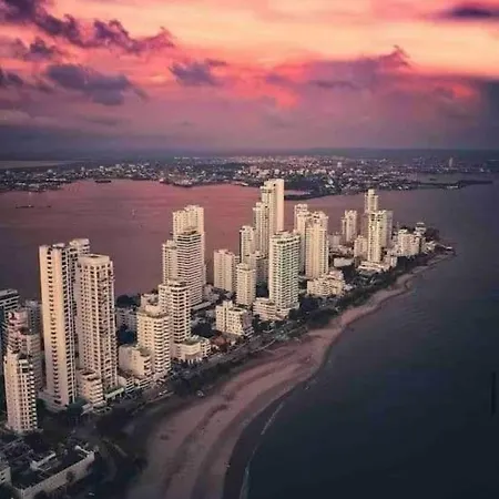 Apto 3002 Frente Al Mar- Edificio Palmetto, Piso 30 Apartamento *