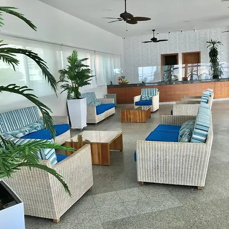 Apartamento Apto 3002 Frente Al Mar- Edificio Palmetto, Piso 30