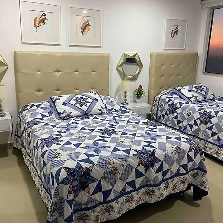 Apartamento Apto 3002 Frente Al Mar- Edificio Palmetto, Piso 30 *