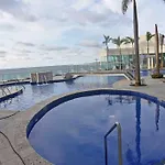 Apto 3002 Cartagena Frente Al Mar- Edificio Palmetto, Piso 30