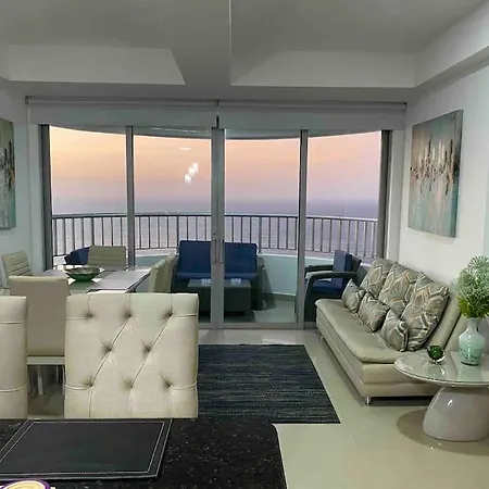 Apartamento Apto 3002 Frente Al Mar- Edificio Palmetto, Piso 30 *