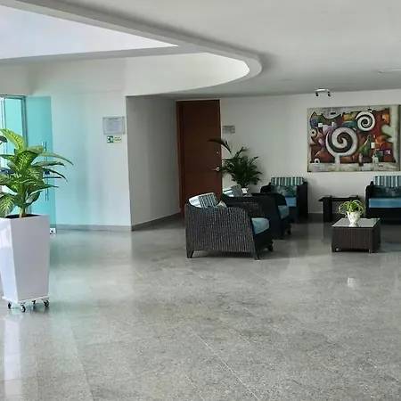 Apartamento Apto 3002 Frente Al Mar- Edificio Palmetto, Piso 30